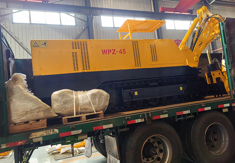 山東礦安重工生產的煤礦用巷道修復機裝車發貨
