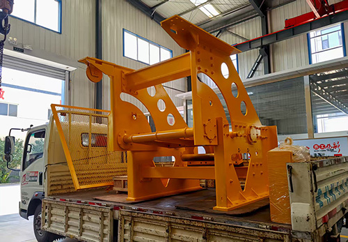 山東礦安重工新型全斷面斷帶抓捕器成功裝車發貨